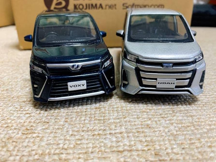 トヨタ　80系 前期　エスクァイア カラーサンプル　ミニカー　2台セット トヨタ80系 前期エスクァイア カラーサンプルミニカー2台セット